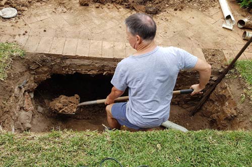 Plumbing-repairs-on-clogged-drain