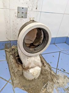 Toilet Pann Connector Exposed
